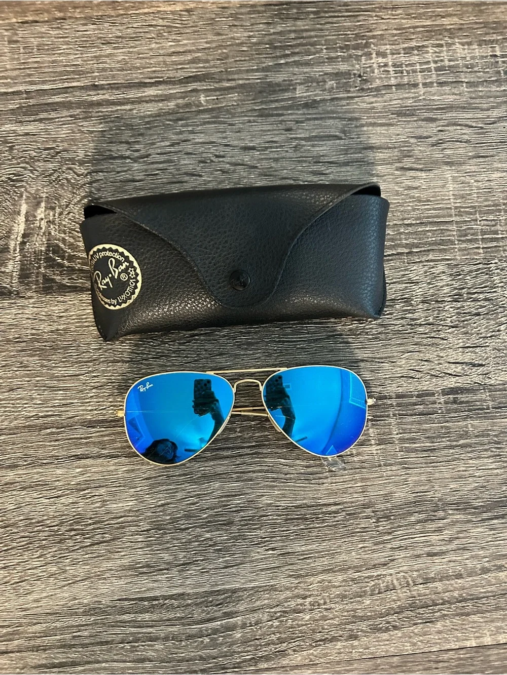Ray-Ban iconic aviator